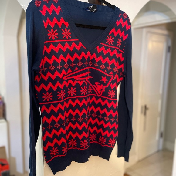 Official NFL Team Apparel New England Patriots women’s sweater NWT! - Picture 13 of 13